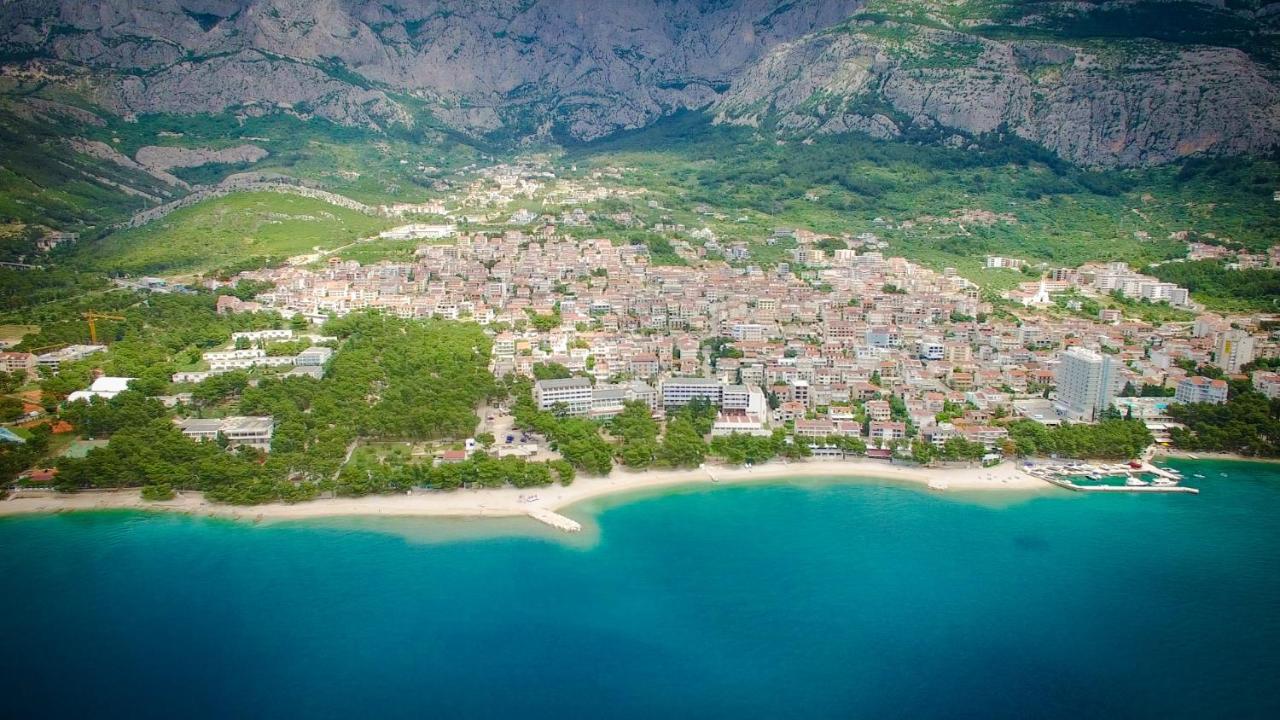 Apartments And Mobile Homes Makarska Exterior photo