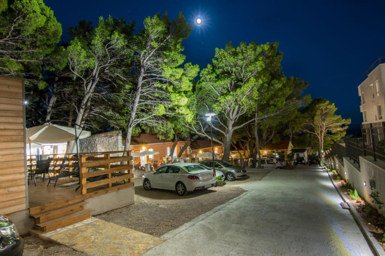 Apartments And Mobile Homes Makarska Exterior photo