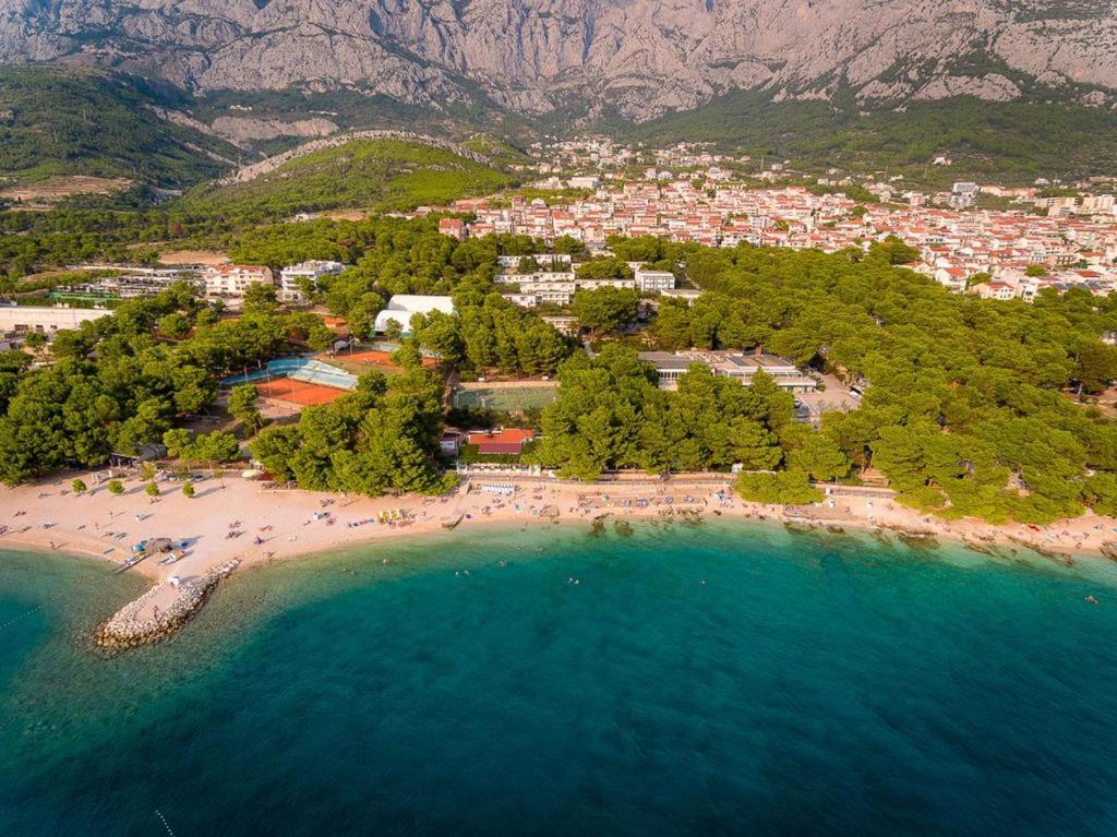 Apartments And Mobile Homes Makarska Exterior photo